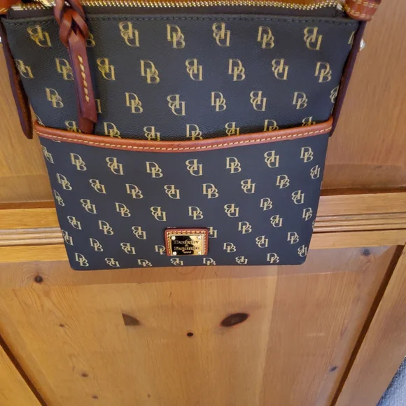 Dooney & Bourke Crossbody Bag and Coin Purse Set EUC - Picture 15 of 16